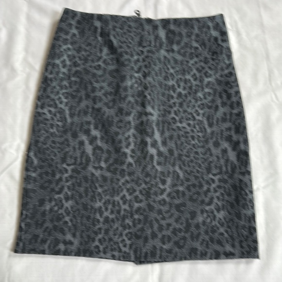 studio point Dresses & Skirts - Studio point Leopard Print Gray Skirt‎ size 6
